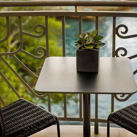 Ambasador - By Liburnia & אופטיה