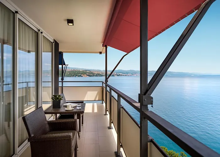 Ambasador - By Liburnia & Hotel 5*