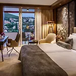 Ambasador - By Liburnia & Hotel 5*