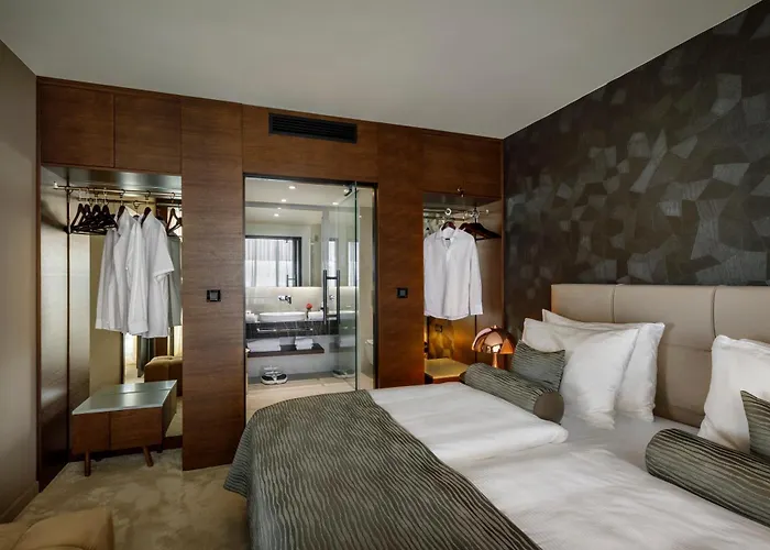 Ambasador - By Liburnia & Hotell 5*