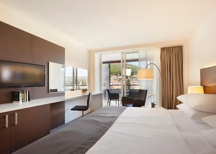 Ambasador - By Liburnia & Otel 5*