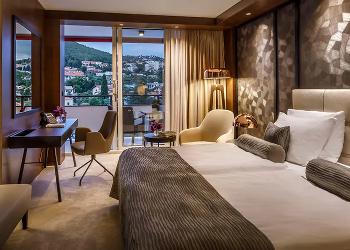 Ambasador - By Liburnia & Otel 5*